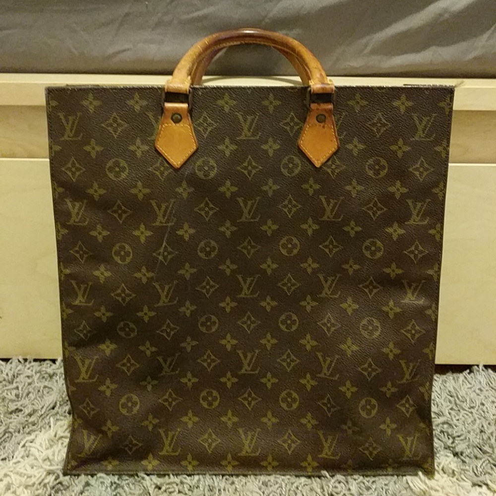 Louis Vuitton Sac Plat